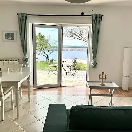 Rosmarin Sea View Garden Side Apartman