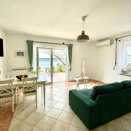 Rosmarin Sea View Garden Side Apartman *