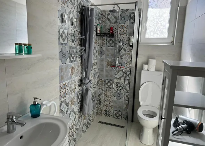Rosmarin Sea View Garden Side Apartman Jadranovo